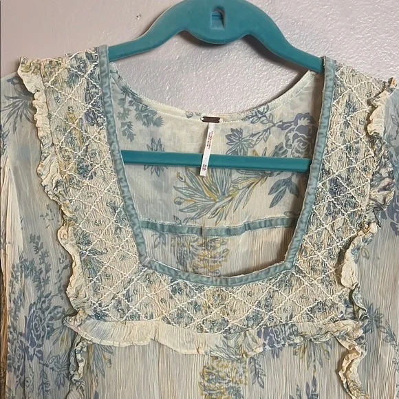 Free People Cream Boho Floral Lace Trim Women's Top - Picture 3 of 10